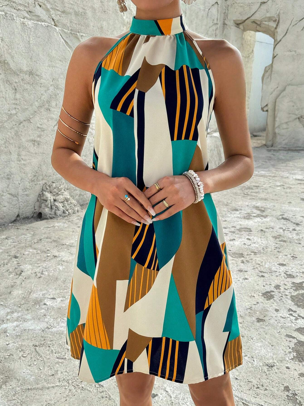 Vestido Curto com Decote Halter - Vanessa