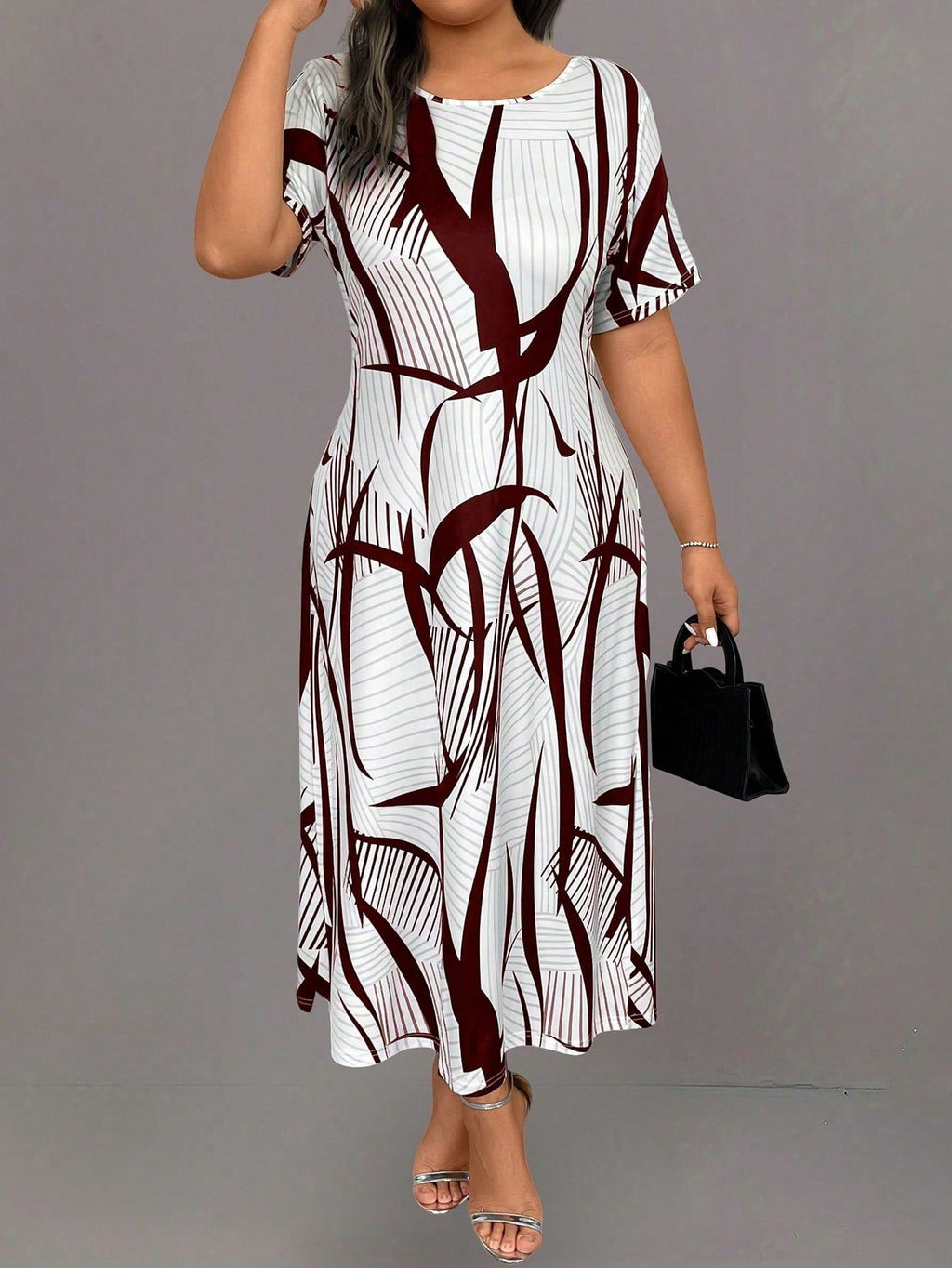 Vestido Longo Casual Plus Size com Estampa Geométrica e Listrada