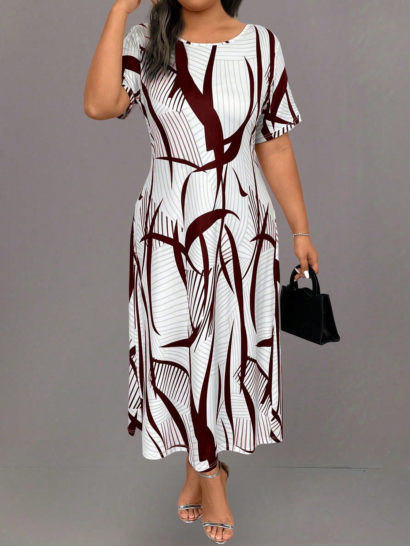 Vestido Longo Casual Plus Size com Estampa Geométrica e Listrada