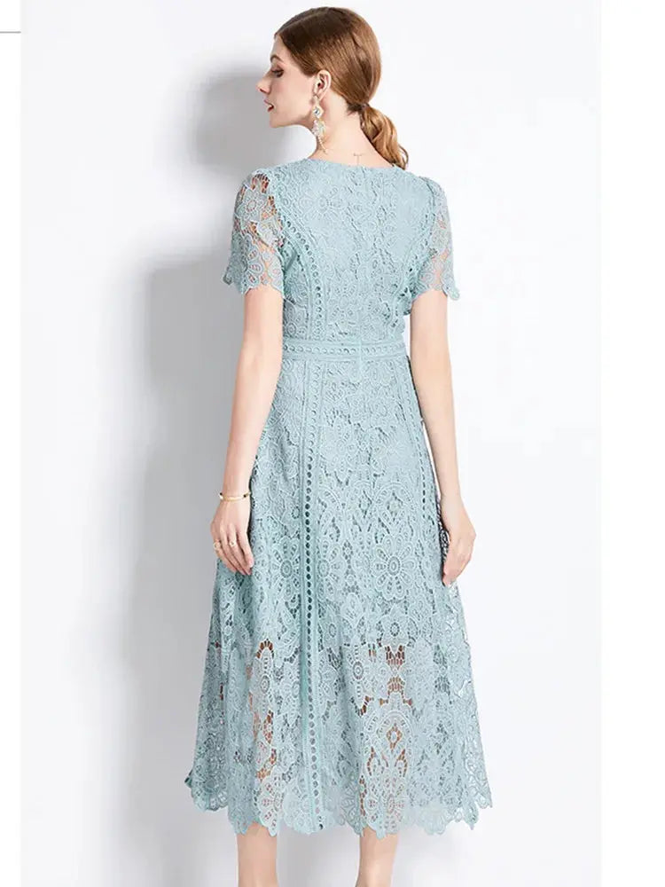 Vestido de Renda com Manga Curta