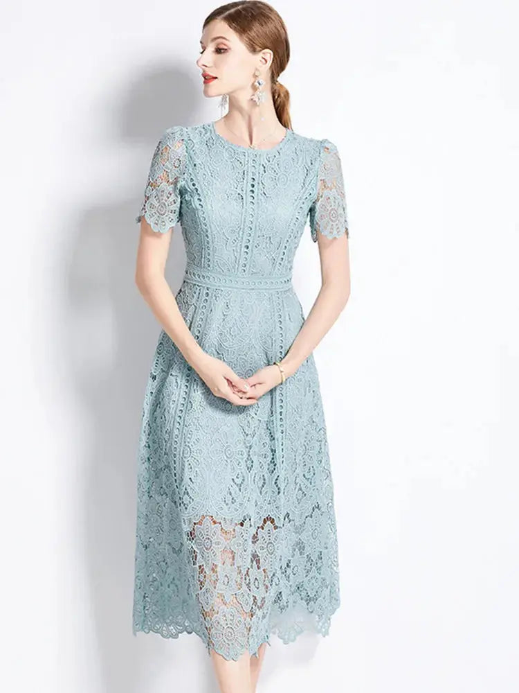 Vestido de Renda com Manga Curta
