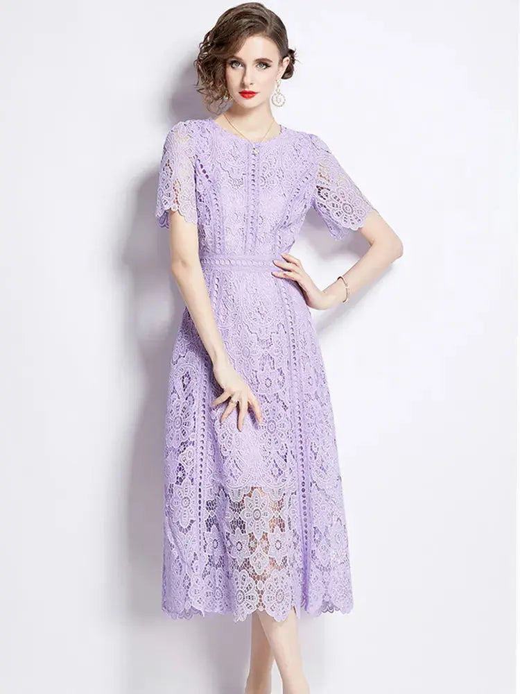 Vestido de Renda com Manga Curta