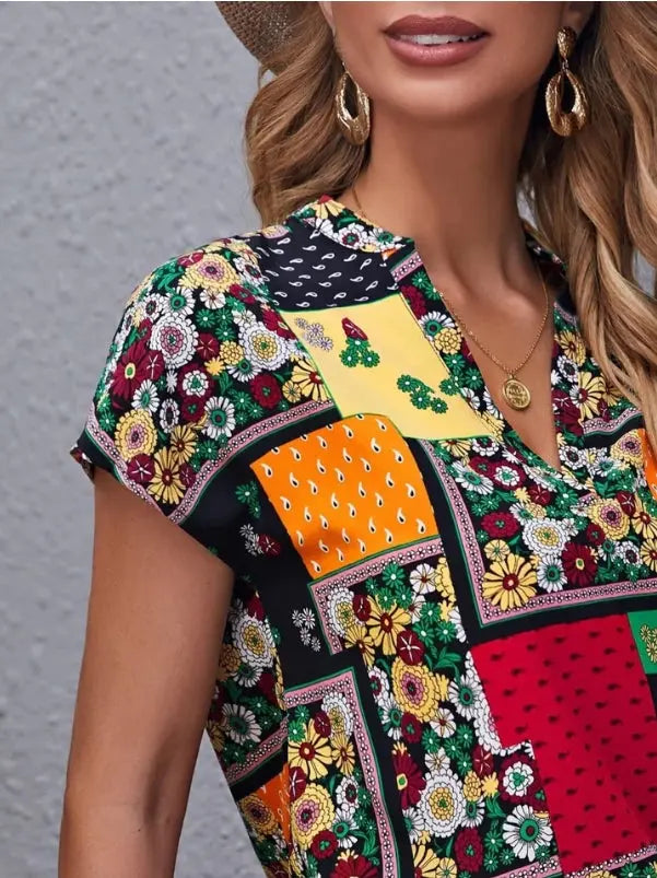 Blusa Feminina Retalhos Manga Curta Flor  HumArraso