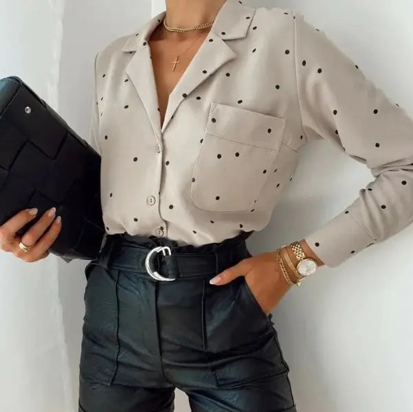 Camisa Feminina com Bolso Poás  HumArraso