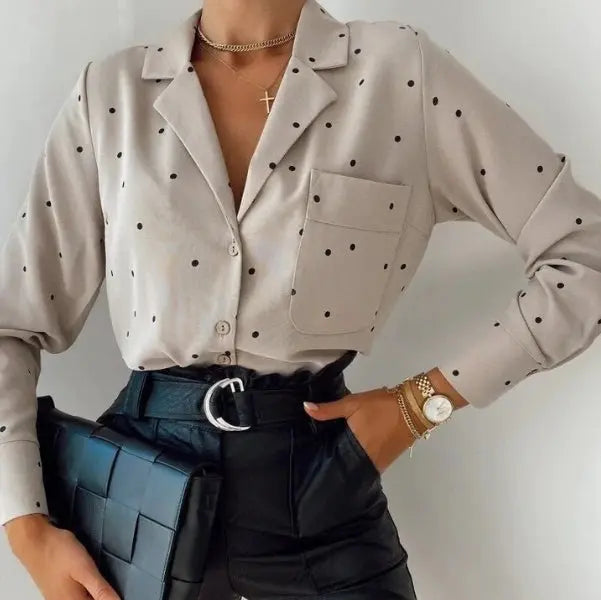 Camisa Feminina com Bolso Poás  HumArraso